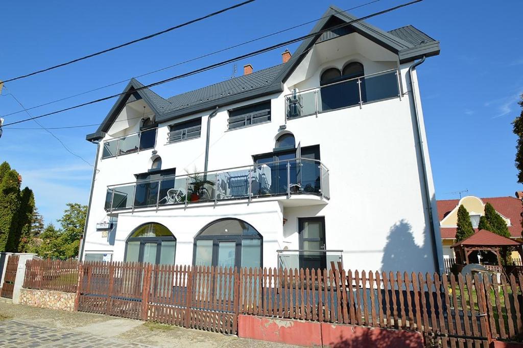 Nora Haz Hajduszoboszlo Hotel Exterior photo